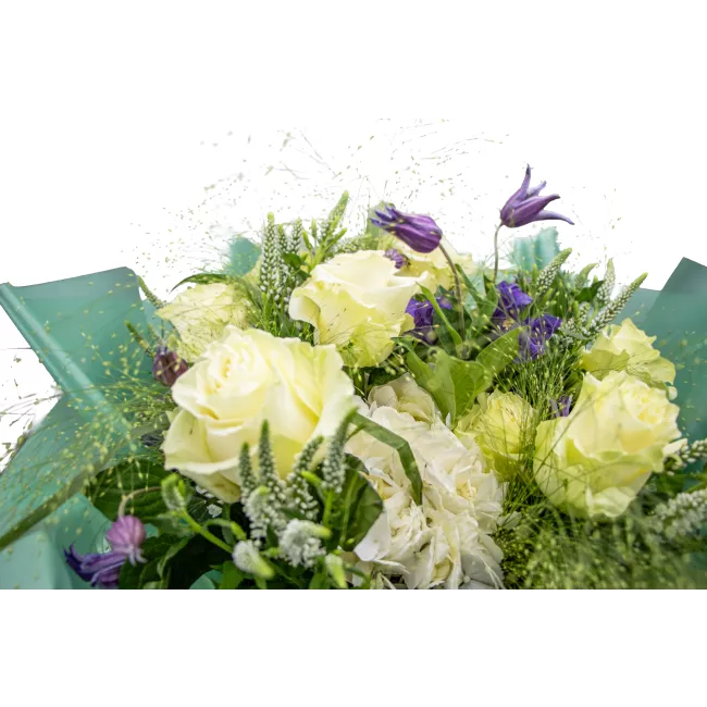 kytice růží a hortenzií